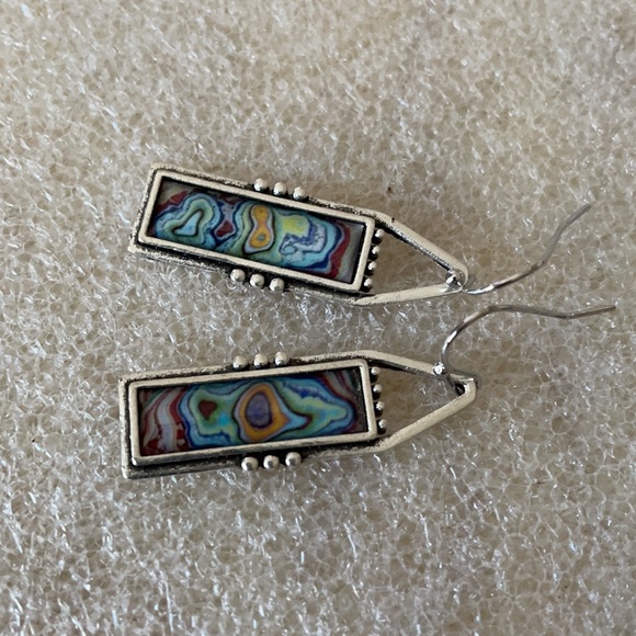 Enamel earrings - Picture 3 of 3